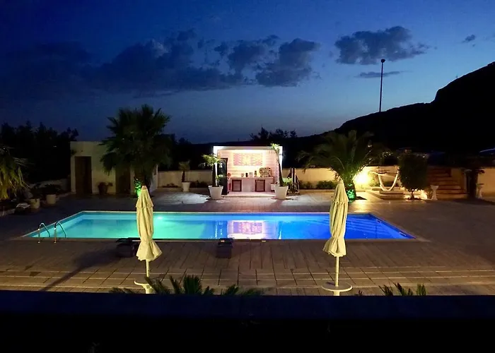Santa Lucia Apartament *